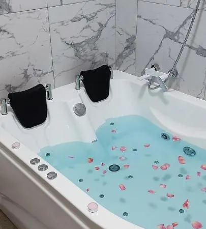 Apartment Jacuzzi Belle View Sinaia-free Parking *